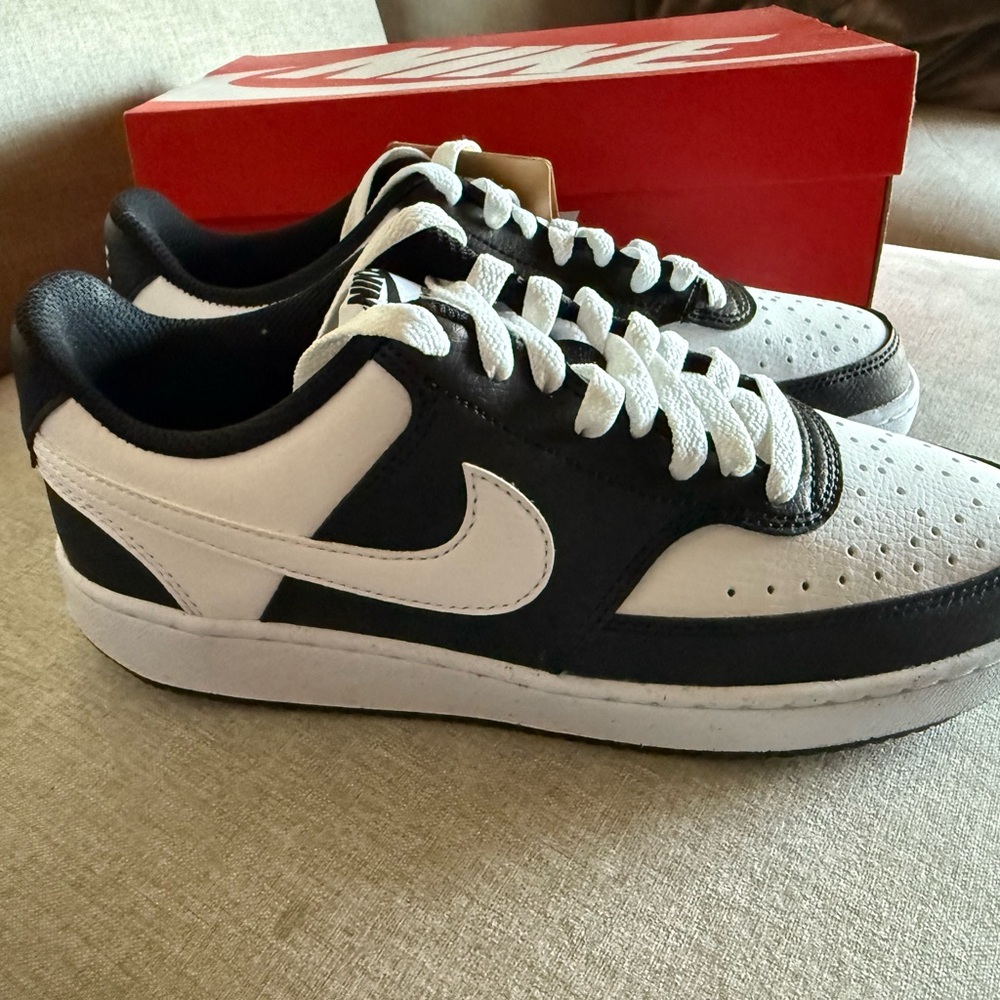 Nike Black and White Sneakers Classic Low-Top Design